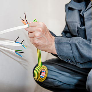 6 astuces pour vérifier que votre installation électrique est aux normes