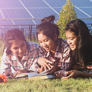 production électricité panneaux solaires